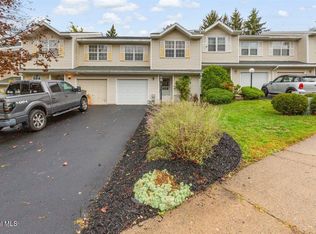 21 Peterson Ct, Troy, NY 12180