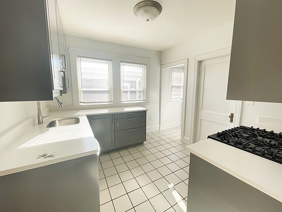 3rd image of 31-33 Melbourne St #3