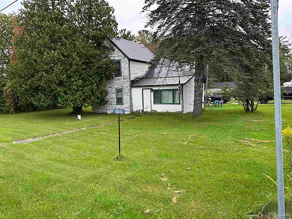 3rd image of 558 N County Road 440 Rd