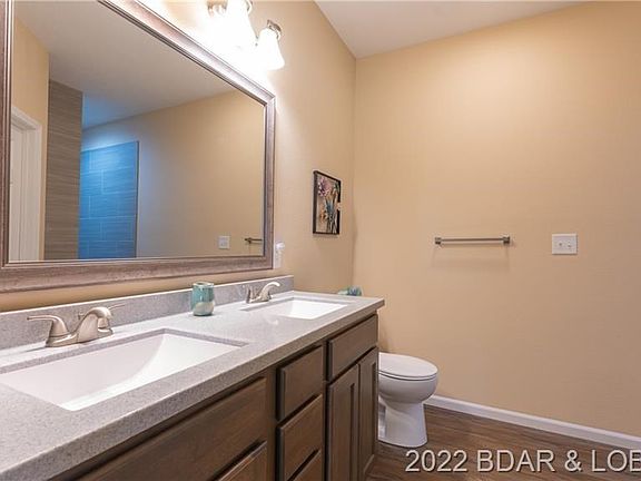 5th image of 48 Brentwood Dr