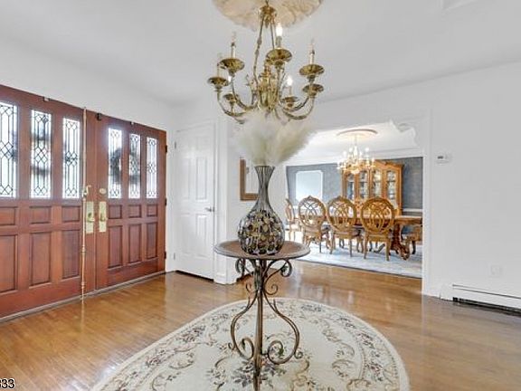 3rd image of 60 Ivy Pl