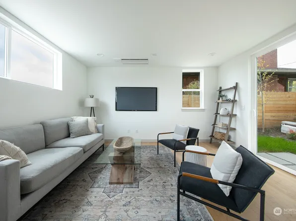 8310 9th Avenue NW, Seattle, WA 98117