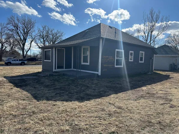600 Plum St, Big Springs, NE 69122