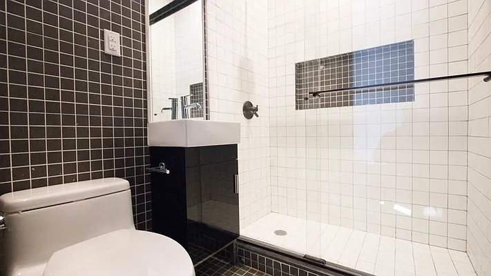 Rented by Nooklyn NYC LLC | media 13