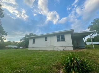 11 McClung St, Phil Campbell, AL 35581