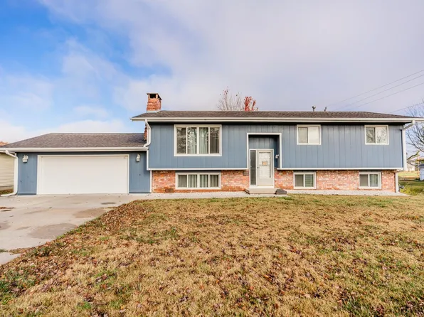 313 Elm St, Tabor, IA 51653