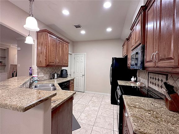 3rd image of 4008 Merlemont Ct