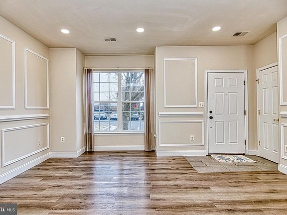 4th image of 7696 Duneiden Ln