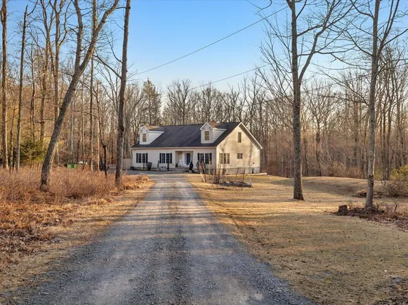 525 Big Oak Rd, Canadensis, PA 18325