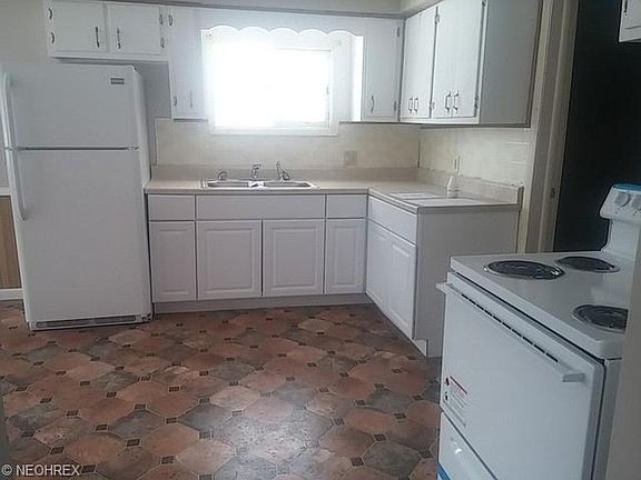 4th image of 4320 Lesh St NE