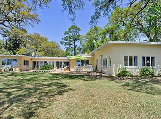 515 E Beach Dr, Ocean Springs, MS 39564