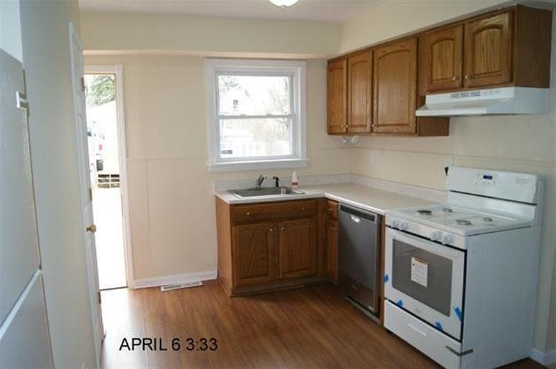 2nd image of 505 Rose St