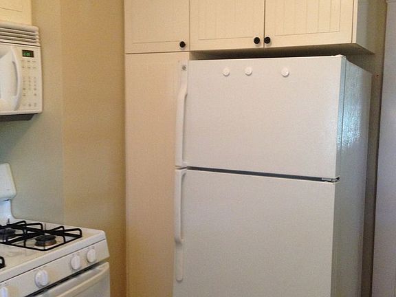 5th image of 824 Richardson St