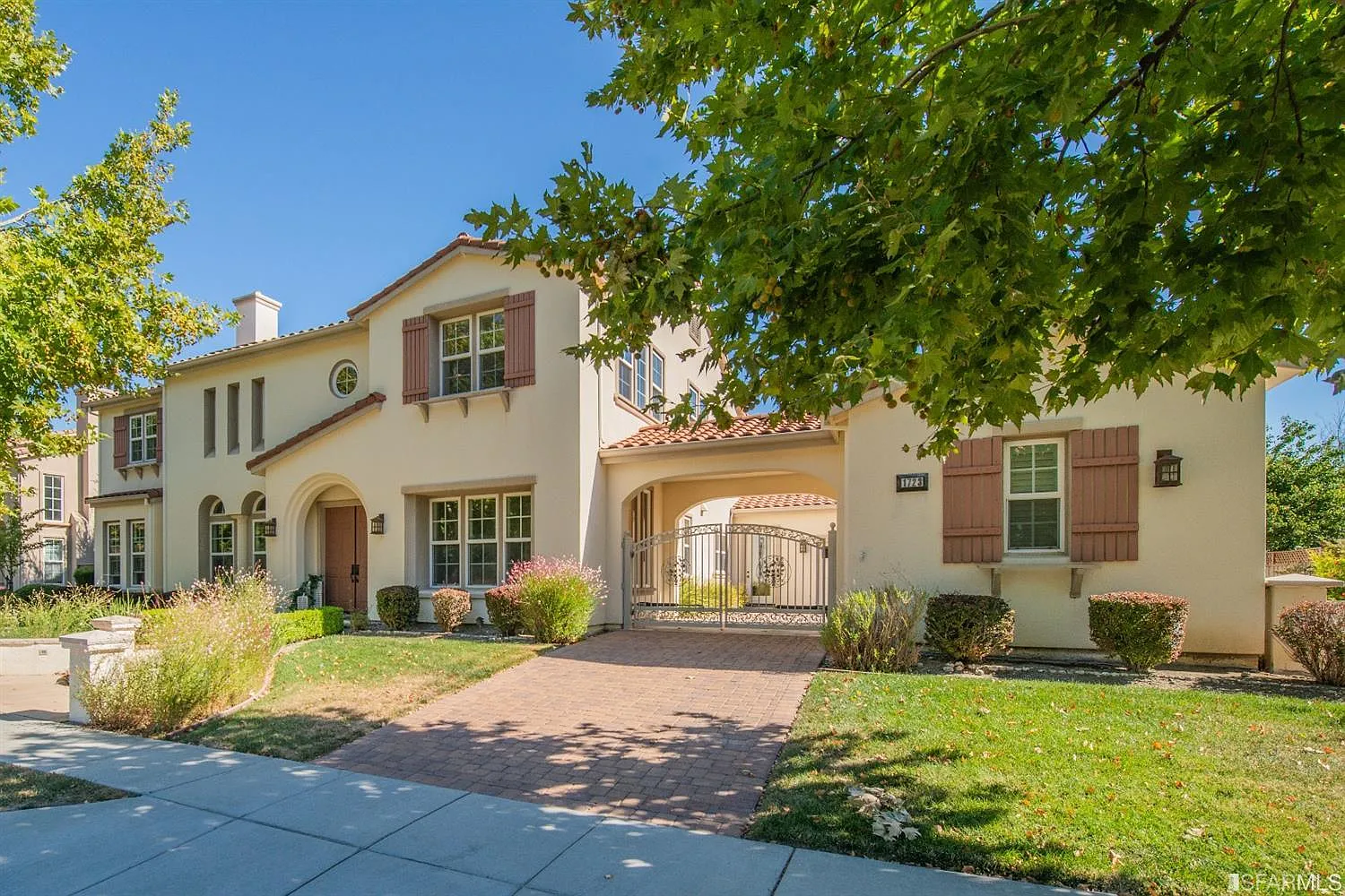 1723 Laguna Creek Ln photo 1