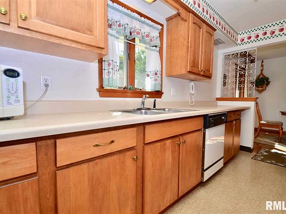 4th image of 1022 N Holling Dr