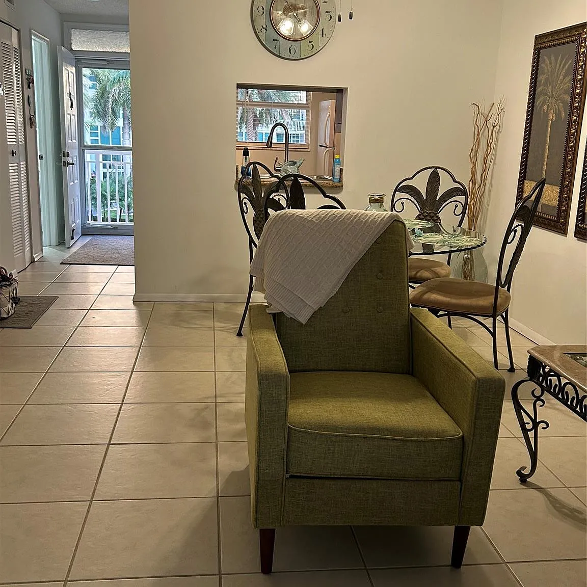 1 bed, 1.5 bath, 850 sqft, $3,500 — Photo 3