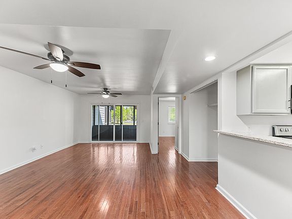 4th image of 2608 Hidden Cove Dr