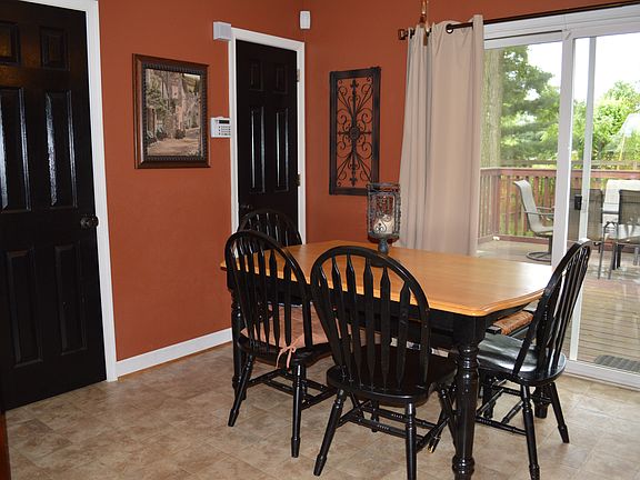 Spacious Dining Area