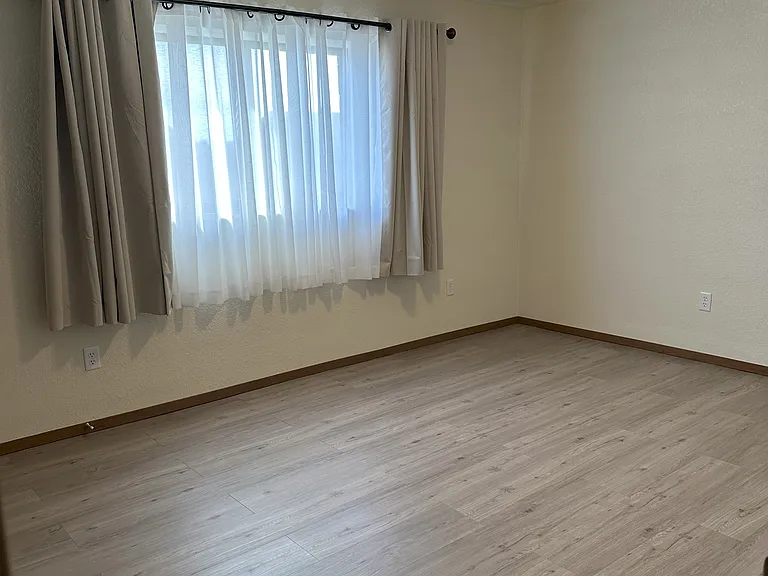 Westgate Apartments — Photo 11
