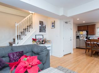 1 Walnut Pl #1B, Montclair, NJ 07042