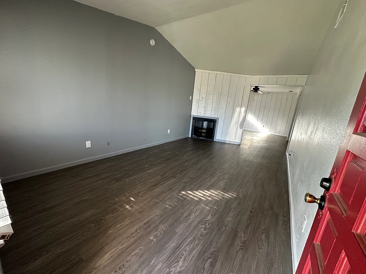 Building Photo - 4946 Summerwood Cir