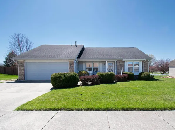 1404 Knoll Crest Dr, Kendallville, IN 46755