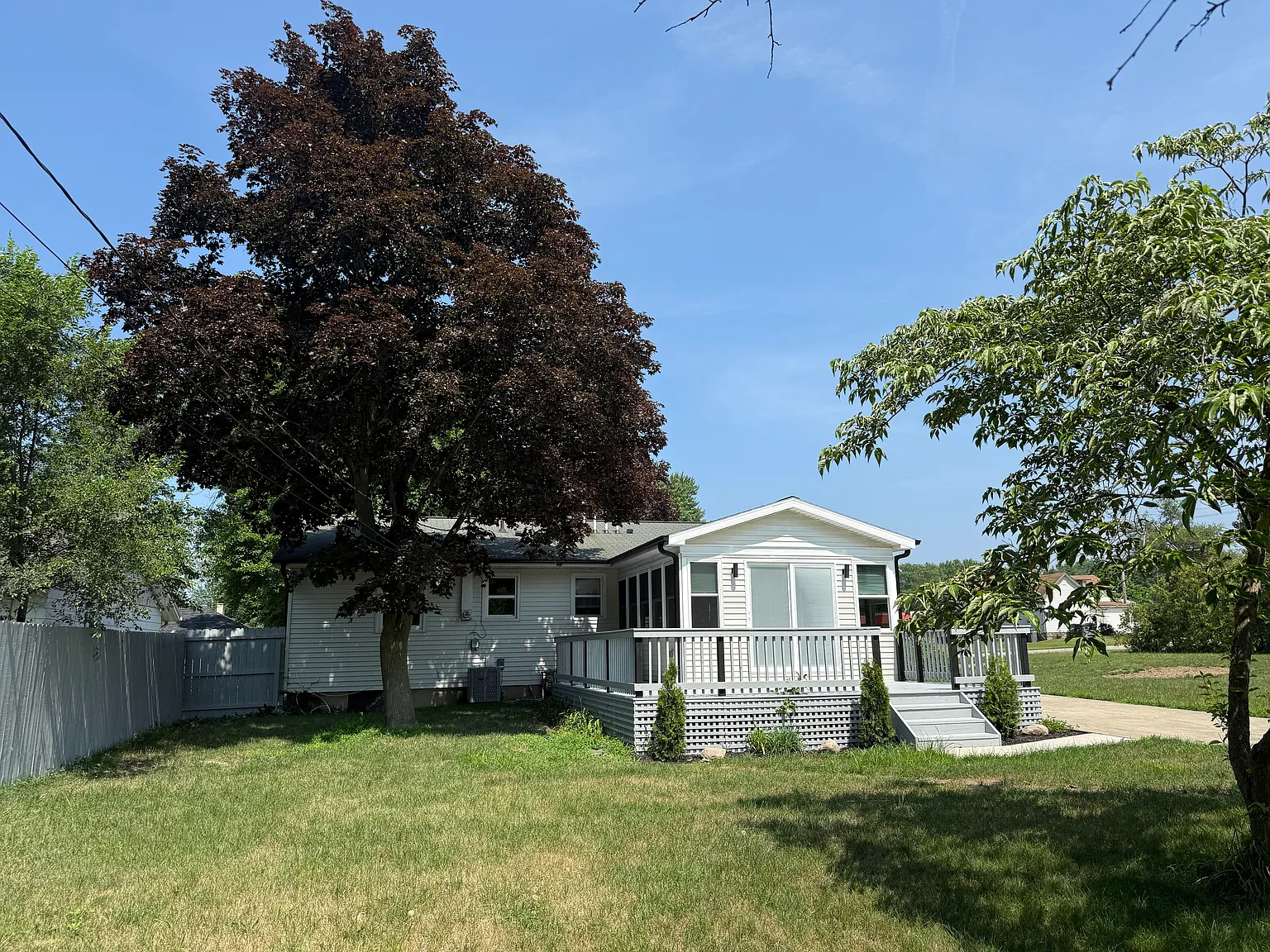 3 bed, 1135 sqft, $2,975 — Photo 3