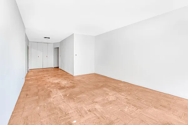 Sold by Re/Max In The City | media 25