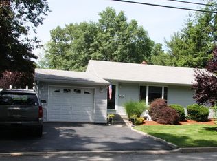 130 Dyer Ave, Emerson, NJ 07630