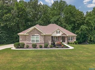 27 Windridge Dr, Fayetteville, TN 37334