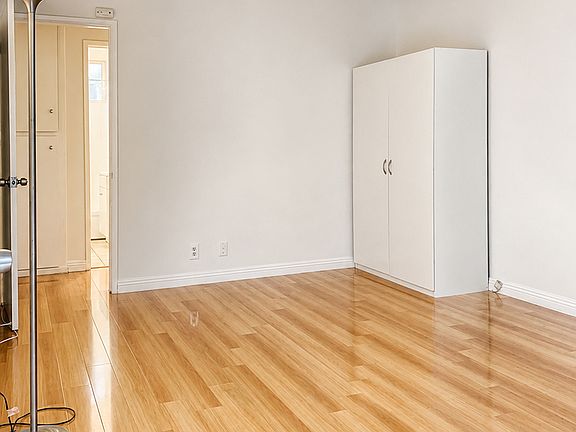 3rd image of 1626 Barry Ave APT 10