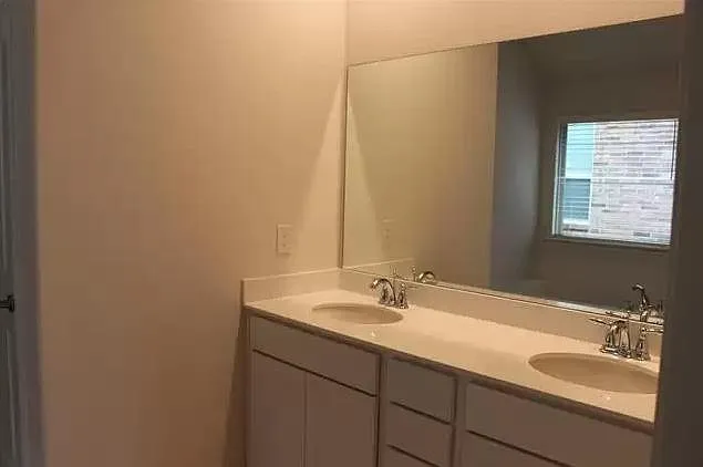 5010 Flanagan Dr — Photo 15
