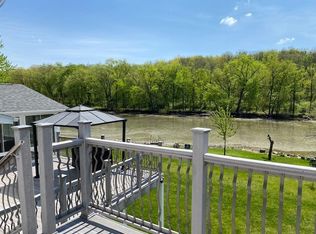 3054 River Front Est NE, Iowa City, IA 52240