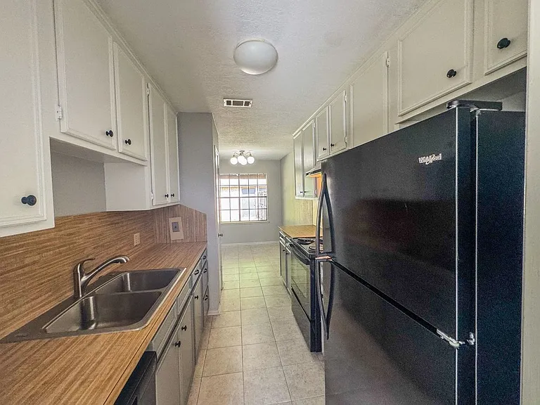 601 Hickory Dr #A — Photo 4