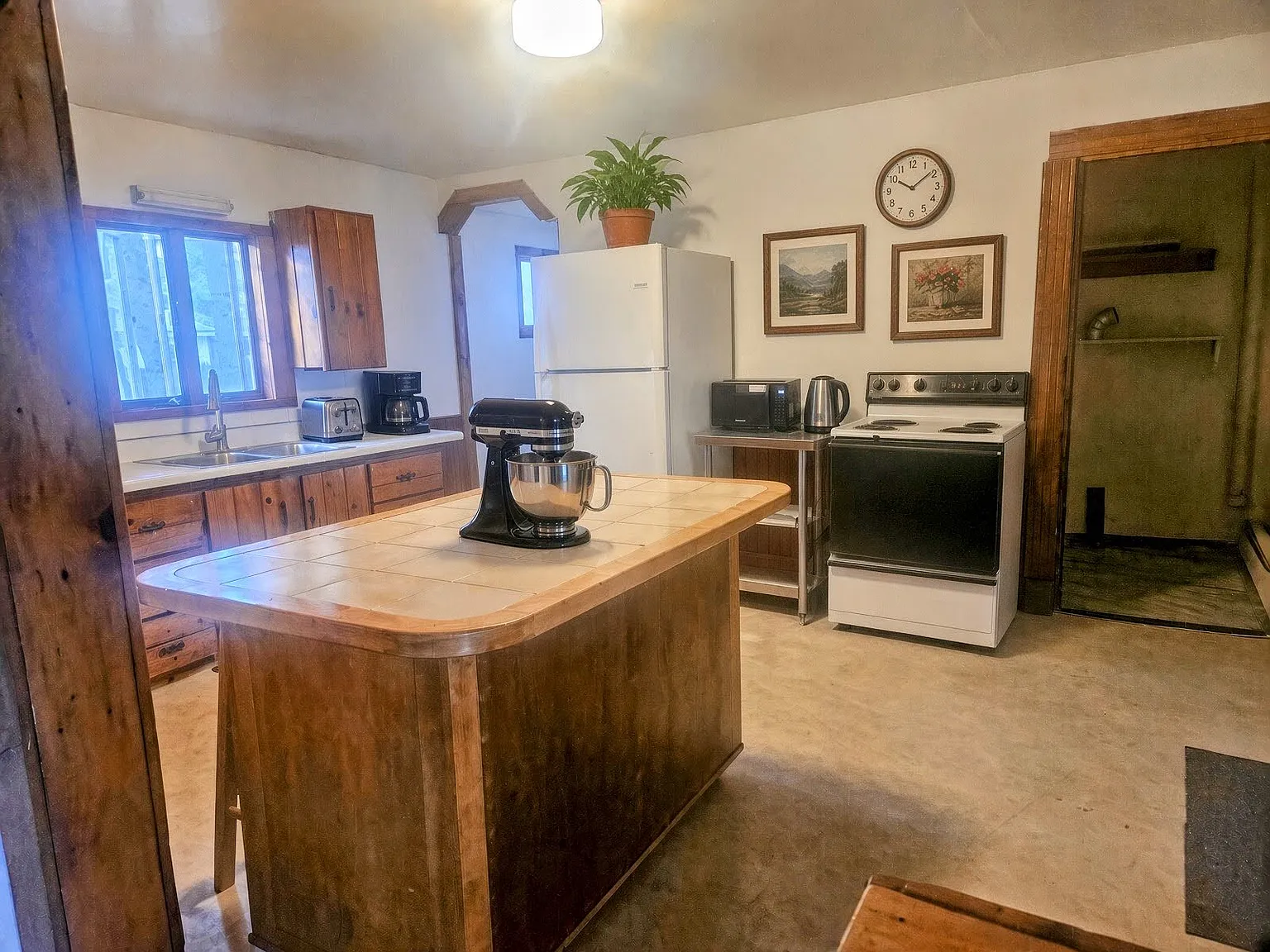 3 bed, 1200 sqft, $1,650 — Photo 3