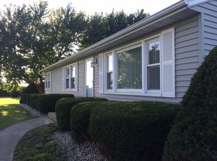 1649 N 33rd Rd, Ottawa, IL 61350