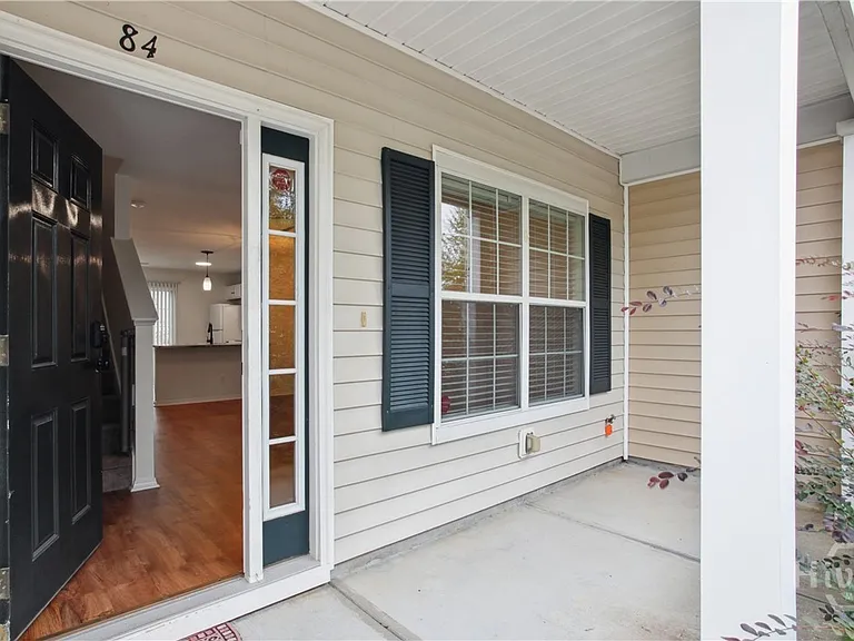 84 Fairgreen St — Photo 2