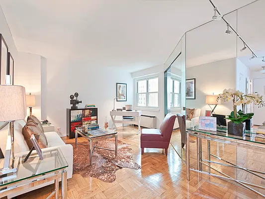 Sold by Sotheby's International Realty | media 17