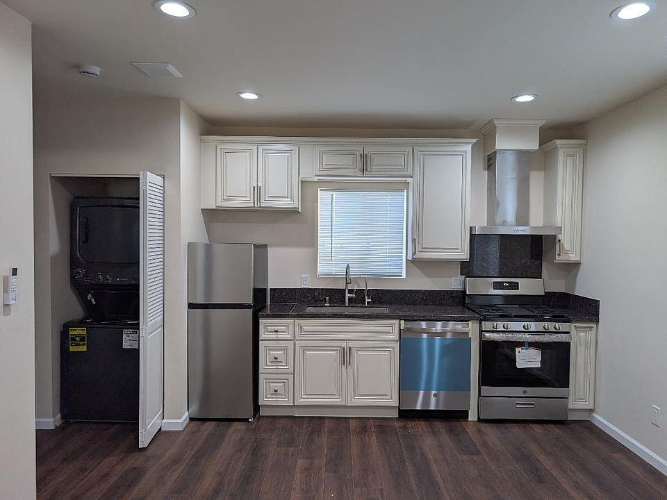 2nd image of 702 S Pine St #B