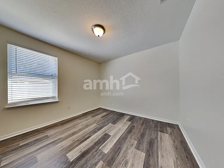 408 Corklan Ct — Photo 14