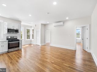 2309 Green St #3F, Philadelphia, PA 19130