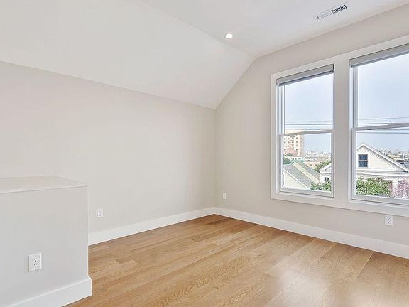 3rd image of 1 Strawberry Hill Ave #9