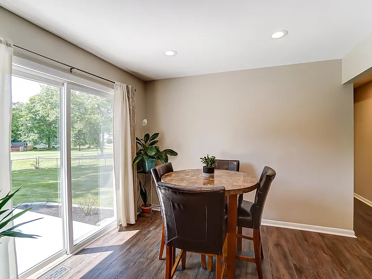 1599 Yellowglen Dr — Photo 10