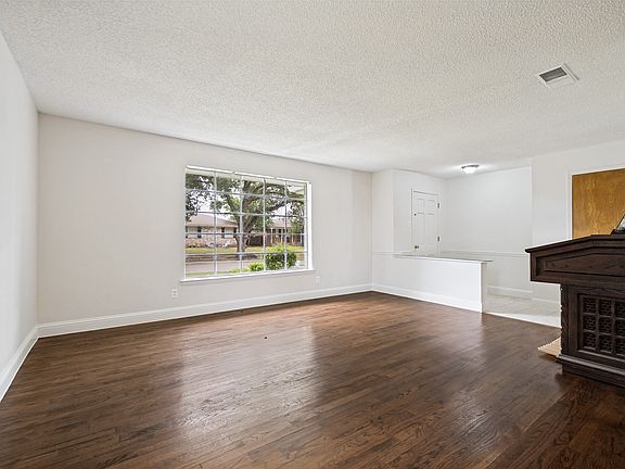 3rd image of 5319 Urban Crest Rd