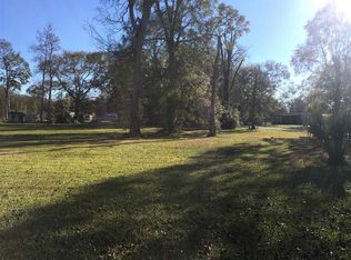 Elmo Lambert Rd, Saint Amant, LA 70774