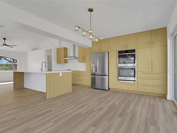 2nd image of 2685 29th AVE NE