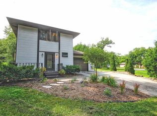 5433 Hampton Ct, Madison, WI 53705