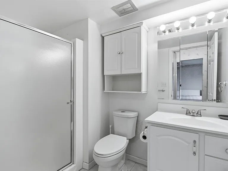 1235 S Maple Rd #201 — Photo 29