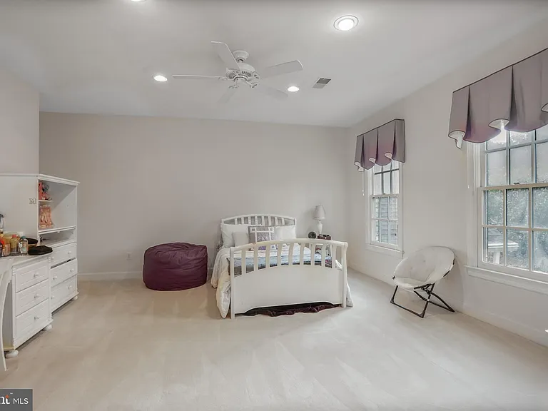 9864 Walker Glen Ct — Photo 36