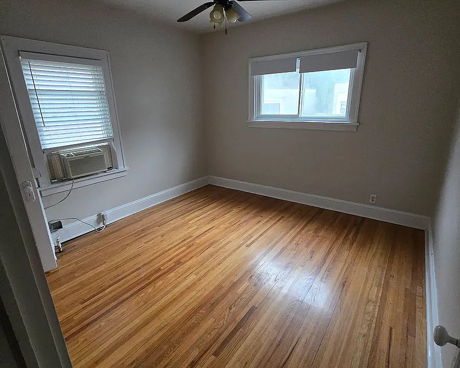 1st image of 4532 Bryant Ave S APT 4